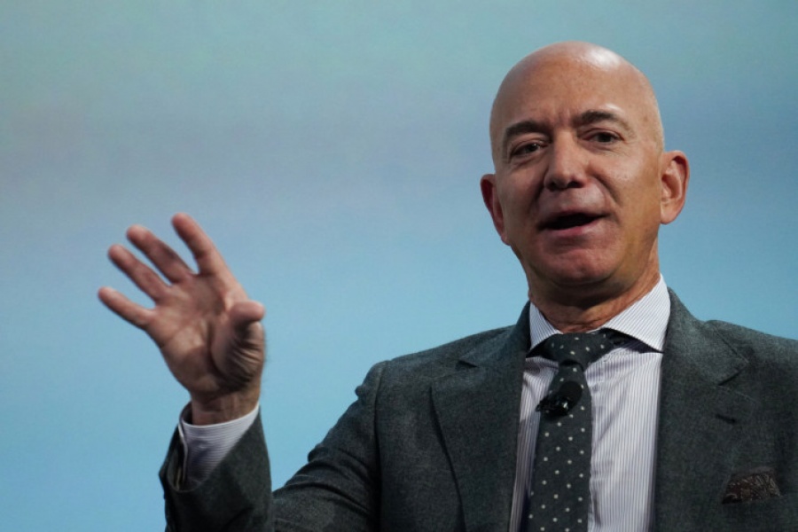 Μετοχές αξίας πολλών δισεκατομμυρίων πούλησε ο Jeff Bezos πριν από τον κορωνοϊό