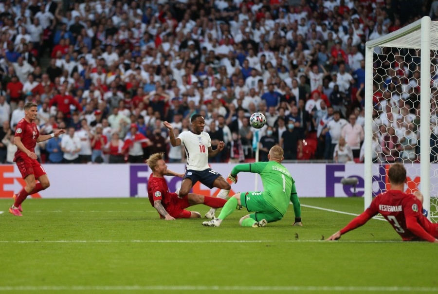 Αγγλία – Δανία 1-1: «Δώρο» Κιάερ για την ισοφάριση (video)