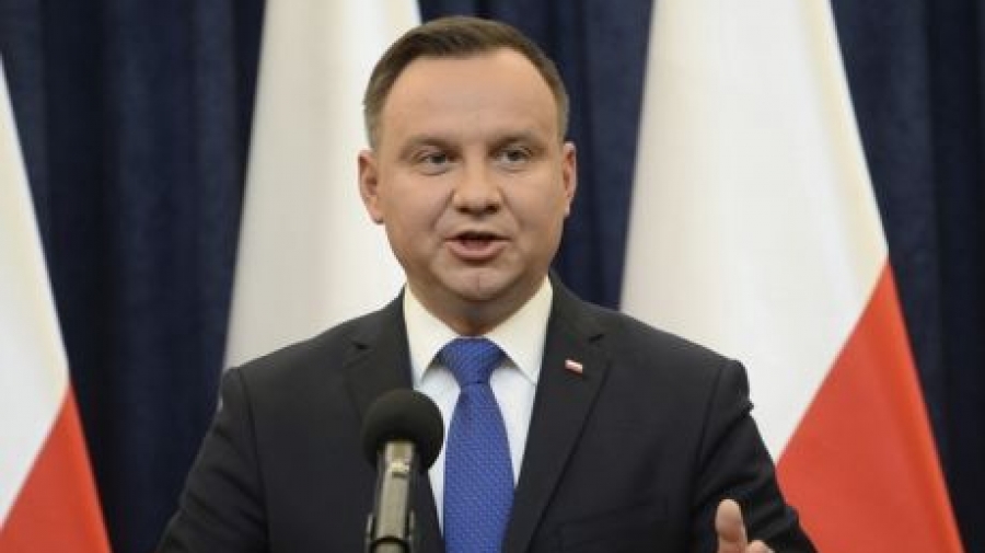 Πτήση - θρίλερ πάνω από τα σύνορα της Ουκρανίας: Αναγκαστική προσγείωση για τον Πολωνό πρόεδρο