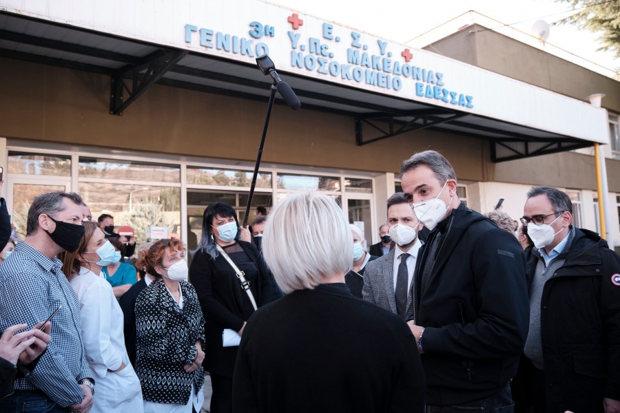 Μητσοτάκης: Μειώνονται σταθερά τα κρούσματα στη βόρεια Ελλάδα – Να δώσουν το παράδειγμα οι υγειονομικοί, να εμβολιαστούν