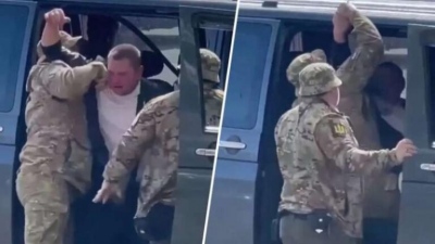 Από το αυτί και στο... μέτωπο! - Η κυβέρνηση Zelensky αρπάζει άνδρες από τους δρόμους και τους στέλνει στον πόλεμο