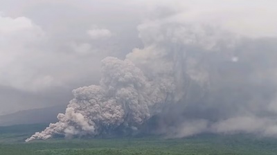 Εντυπωσιακές εικόνες από την έκρηξη του ηφαιστείου Semeru στην Ινδονησία - Εκατοντάδες εκκενώσεις