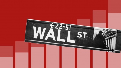 Sell off στη Wall, μετά το σοκ που προκάλεσε η υποβάθμιση των ΗΠΑ από τη Fitch – Στο -1,38% ο S&P 500, ο Nasdaq -2,17%