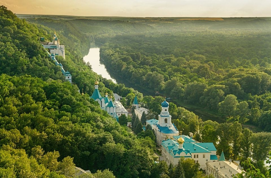 Zelensky: Οι Ρώσοι βομβάρδισαν διάσημο ορθόδοξο μοναστήρι στην Αν. Ουκρανία - Για  προβοκάτσια, κάνει λόγο η Μόσχα