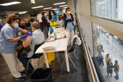Μαδρίτη: Κλείνει τα κέντρα μαζικών εμβολιασμών εκτός κι αν παραλάβει νέες δόσεις