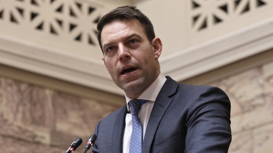 Κασσελάκης μαινόμενος για τα Τέμπη: Τσιμέντο στον τόπο του εγκλήματος, τσιμέντο και στις ευθύνες