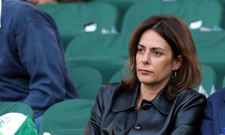 Πλήθος κόσμου αποχαιρέτησε τη Ρίκα Βαγιάνη στο κοιμητήριο της Νέας Ερυθραίας