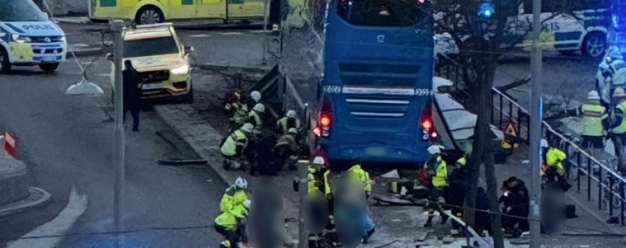 Σουηδία: Λεωφορείο έπεσε πάνω σε πεζούς στη Στοκχόλμη - Τουλάχιστον 3 νεκροί και πολλοί τραυματίες