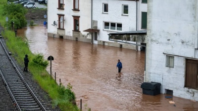 «Πλημμύρες του αιώνα» στη Γερμανία - Εκατοντάδες άνθρωποι απομακρύνθηκαν από τις εστίες τους