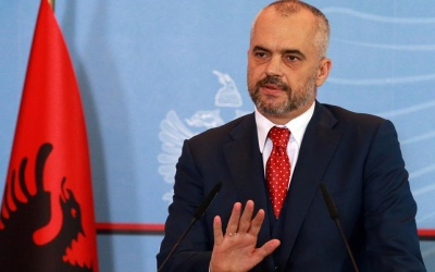 Αλβανία: Βουλευτής της αντιπολίτευσης πέταξε αυγά στον Edi Rama