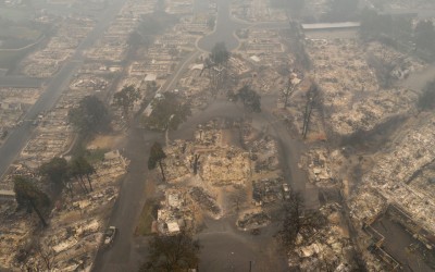 ΗΠΑ: Τα σωστικά συνεργεία αναζητούν επιζώντες στις καμένες περιοχές - Δεκάδες άνθρωποι αγνούνται ακόμη