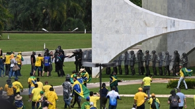 Βραζιλία: ΗΠΑ και ΕΕ  καταδικάζουν την εισβολή των οπαδών του Bolsonaro στο Κογκρέσο - Lula: Θα τιμωρηθούν οι υπεύθυνοι