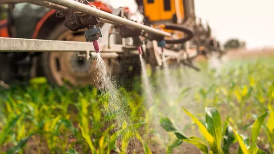 Έρευνα – σοκ… χημικές βόμβες τα χωράφια σε 8 ευρωπαϊκές χώρες – Πάνω από 40 χρόνια μένουν τα φυτοφάρμακα στη γη