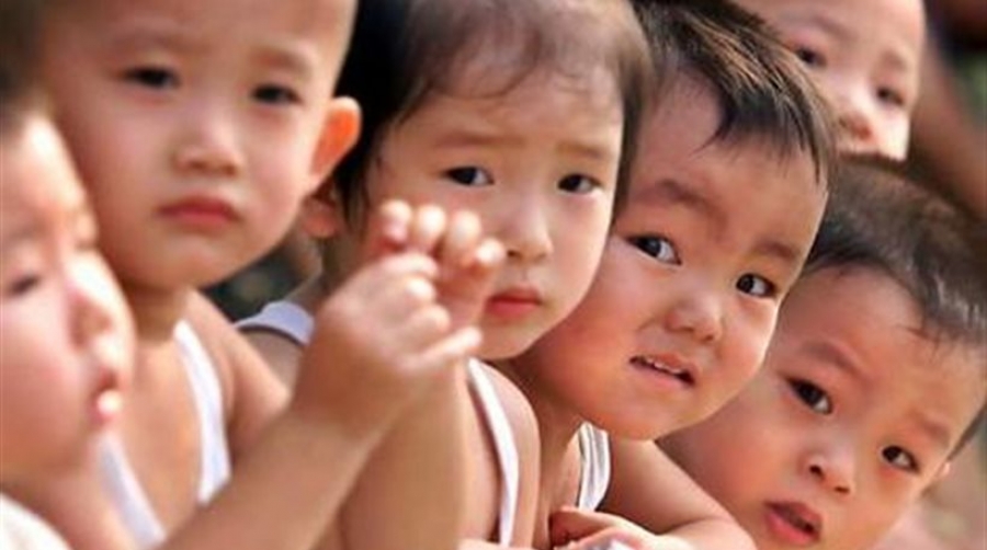 Η Κίνα μπροστά σε δημογραφική ανατροπή, τερματίζει την πολιτική των δύο παιδιών - Προωθεί την απόκτηση τρίτου