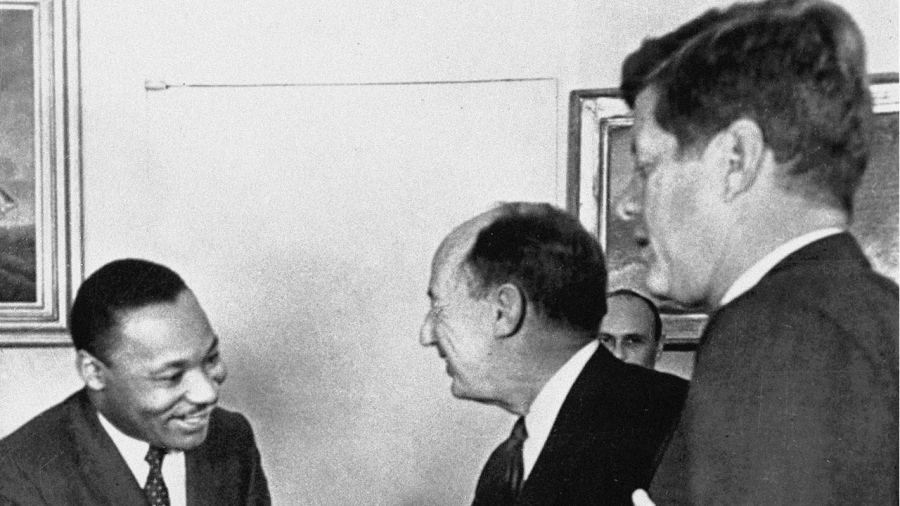 Αποκαθιστά ιστορικές αδικίες - Ο Trump θα αποκαλύψει έγγραφα της CIA για τις δολοφονίες των Kennedy και του Martin Luther King