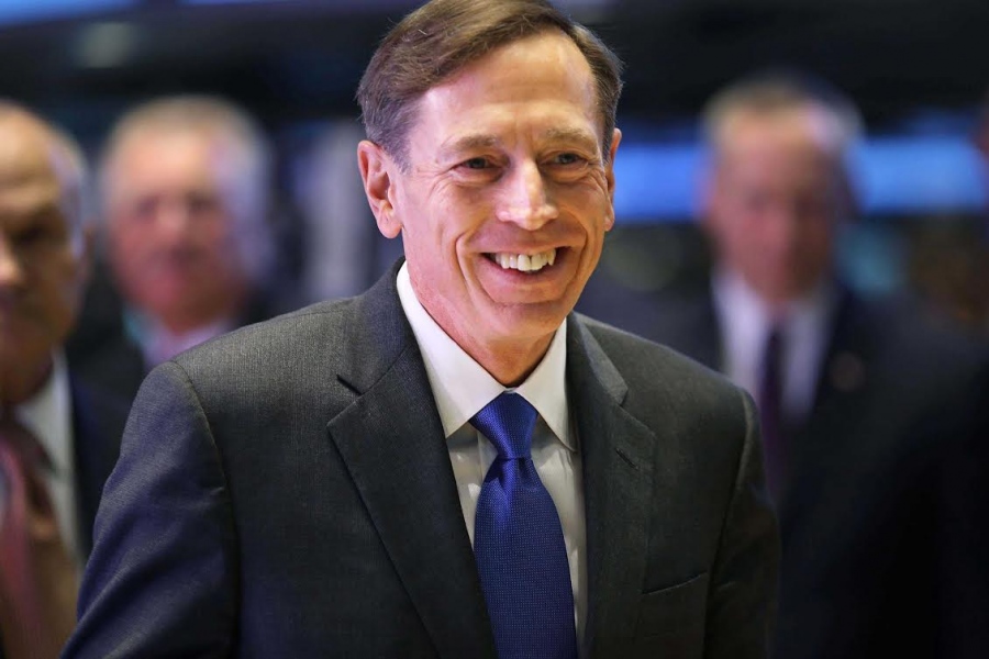 Petraeus (CIA): Πώς η Ουκρανία μπορεί να εξαναγκάσει τη Ρωσία να κάνει ειρήνη – Τα 2 δραματικά βήματα που αλλάζουν τα δεδομένα
