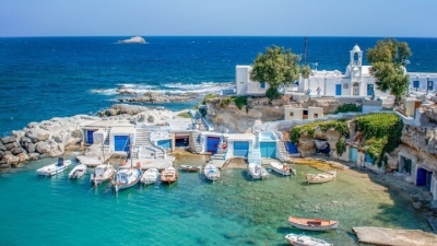 L'Echo: «Οι τουρίστες στοιχηματίζουν στην Ελλάδα, οι επενδυτές επίσης»