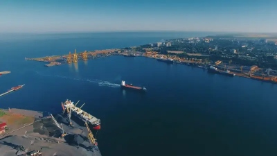 Τι συμβαίνει; Ασυνήθιστη δραστηριότητα ξένων πλοίων καταγράφεται στο λιμάνι της Οδησσού