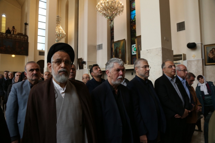 Μήνυμα ισχύος από την Τεχεράνη: Χιλιάδες στους δρόμους για τον Khamenei