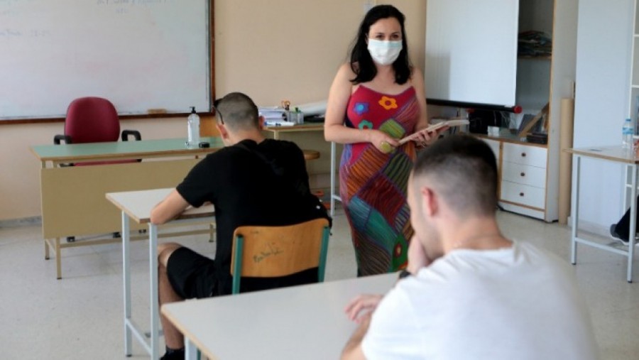 Πανελλήνιες 2020: Συνέχεια με Κοινωνιολογία και Βιολογία για τους υποψήφιους των ΓΕΛ