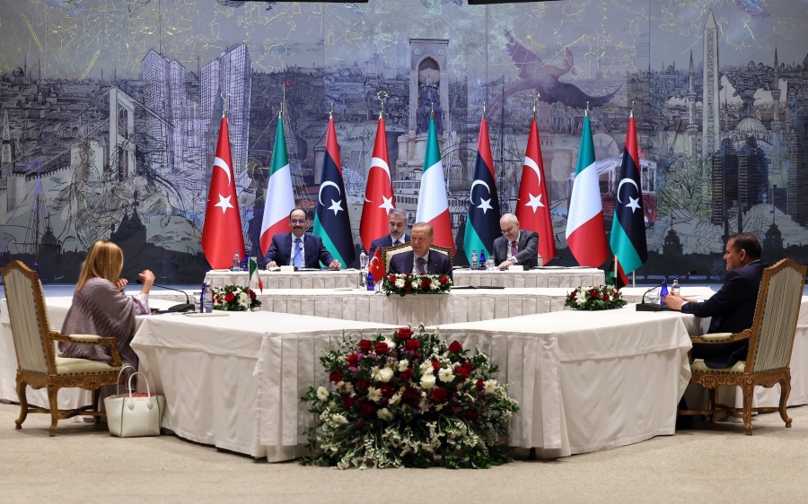 Συμμαχία από Τουρκία, Λιβύη, Ιταλία για να σβήσουν ενεργειακά την Ελλάδα από τη Μεσόγειο - Σκάει μεταναστευτική βόμβα