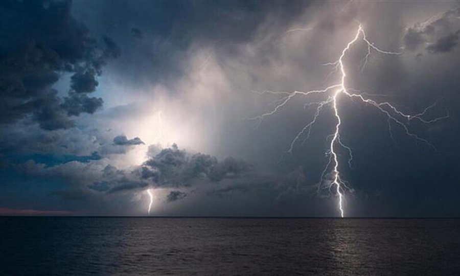 Κακοκαιρία: «Σφυροκόπημα» σε Αχαΐα και Ηλεία - Χιλιάδες κεραυνοί