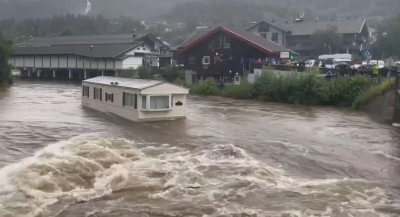 Νορβηγία: Χαοτικές σκηνές από την υπερχείλιση ποταμών με πλημμύρες και εκκενώσεις λόγω της καταρρακτώδους βροχής