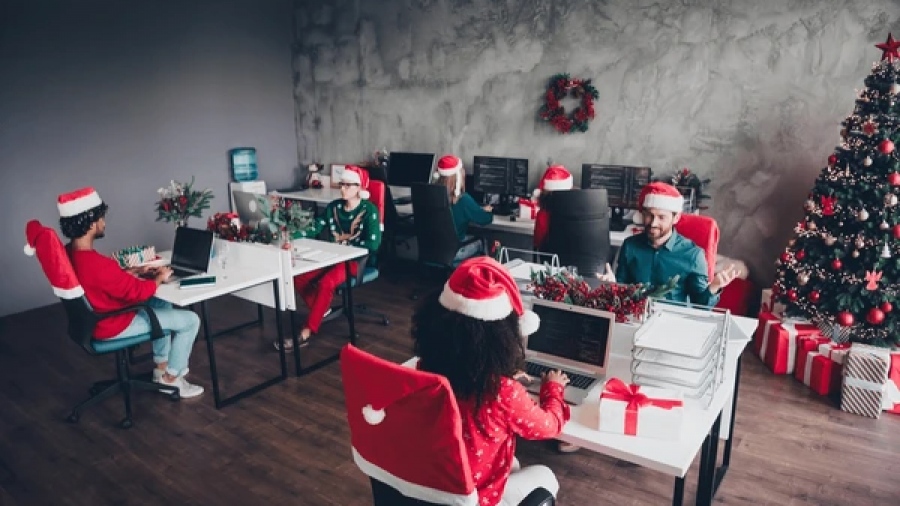 Δώρο Χριστουγέννων: Τι ισχύει για τους μισθωτούς του ιδιωτικού τομέα