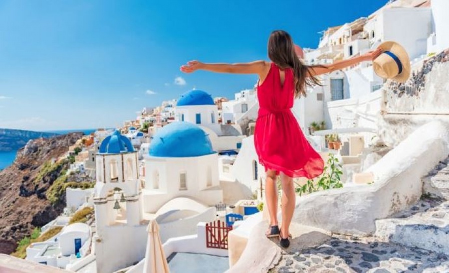 H Ελλάδα ο δεύτερος πιο δημοφιλής προορισμός των Βρετανών