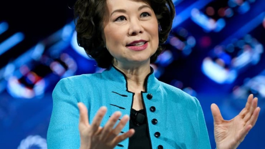 ΗΠΑ: Ξηλώνεται η κυβέρνηση Trump - Πρώτη παραίτηση από το Υπουργικό Συμβούλιο για λόγους ευθιξίας