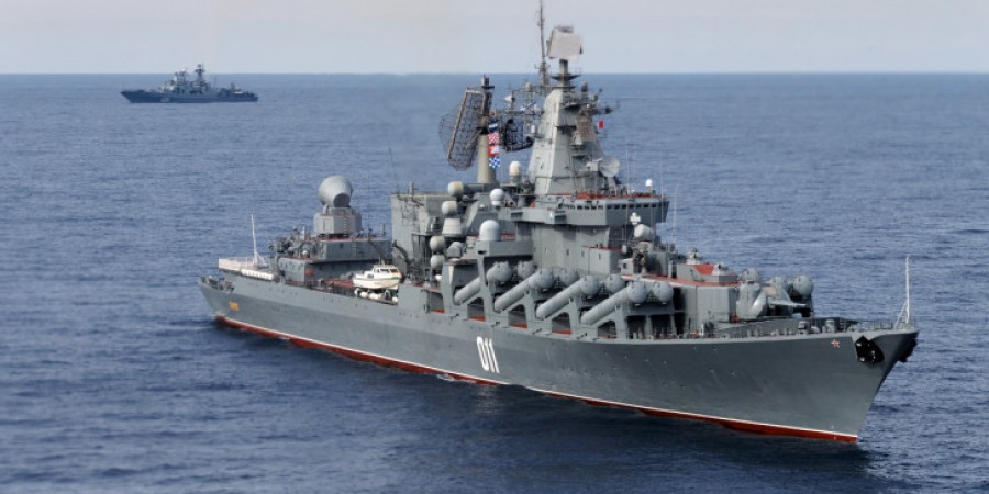 Μόσχα: Ρωσικό αντιτορπιλικό «έδιωξε» αμερικανικό πολεμικό από τα ρωσικά χωρικά ύδατα