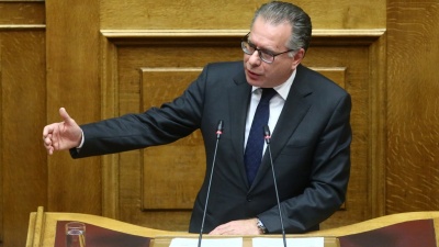 «Πυρά»  Κουμουτσάκου κατά Σημίτη: Μικρόψυχη και διχαστική η αρθρογραφία του