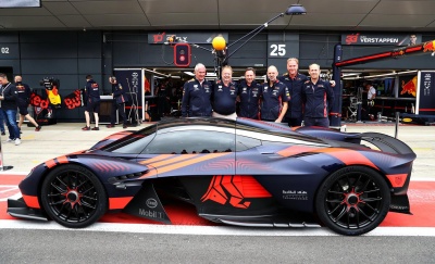 Δείτε την Aston Martin Valkyrie των 1.176 ίππων στην πίστα του Silverstone!