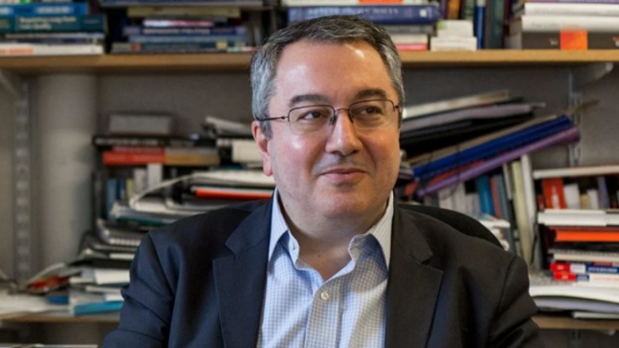 Μόσιαλος: Τι ξέρουμε έως τώρα για τη νέα παραλλαγή «Καμερούν»