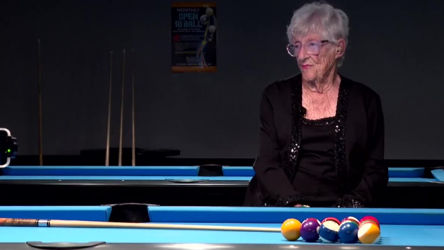 Αδιανόητο - 98χρονη ταξιδεύει στο Λας Βέγκας για να συμμετάσχει σε τουρνουά μπιλιάρδου (vid)