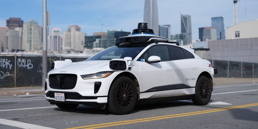  Αυτόνομα αυτοκίνητα κορνάρουν τα άγρια μεσάνυχτα!