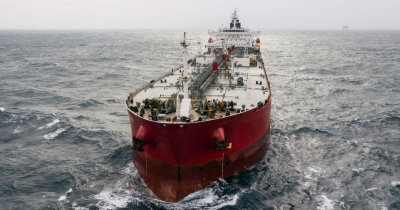 Να μένουν μακριά από τα ιρανικά ύδατα ζητά από τα δεξαμενόπλοια εκπρόσωπος του αμερικανικού Πέμπτου Στόλου
