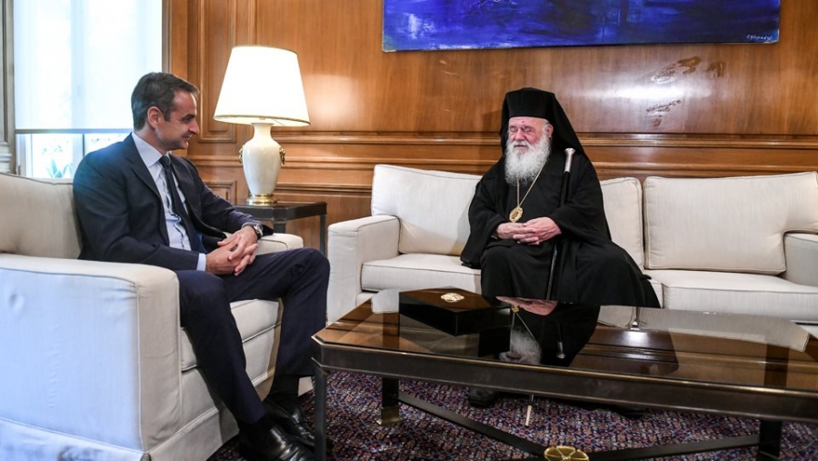 Ο Μητσοτάκης ζητά τη βοήθεια του Ιερώνυμου: Να πείσουμε τους καχύποπτους να εμβολιαστούν