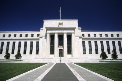 Δημοσκόπηση Reuters: Τρεις αυξήσεις επιτοκίων το 2018 από τη Fed