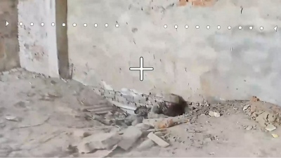 «Δόξα στους ήρωες» - Ουκρανός στρατιώτης εγκαταλείπει τον τραυματισμένο συμπολεμιστή του (vid)