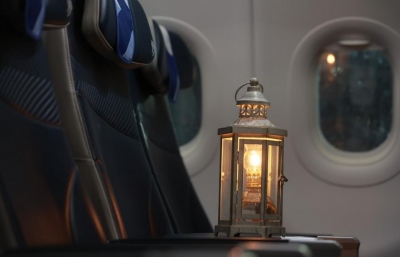 Η AEGEAN και η Olympic Air μετέφεραν το Άγιο Φως στην ελληνική επικράτεια