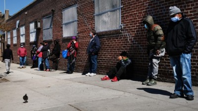 ΗΠΑ: Κίνδυνος ακραίας φτώχειας για εκατομμύρια νοικοκυριά μετά τη λήξη του προγράμματος CARES