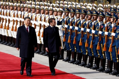 Γεωπολιτική ανατροπή – Η ΕE απαγκιστρώνεται από ΗΠΑ και «φλερτάρει» με Κίνα, μετά τη βόμβα Macron για αυτονομία