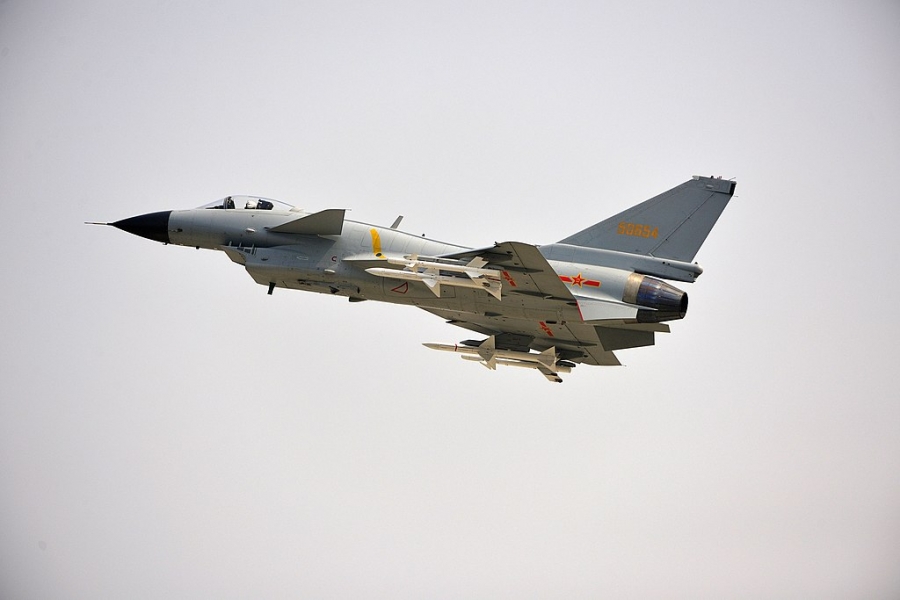 Chengdu J - 10:  Μία πραγματική επανάσταση στον αέρα - Ένας πάνοπλος και άτρωτος...«Δράκος»