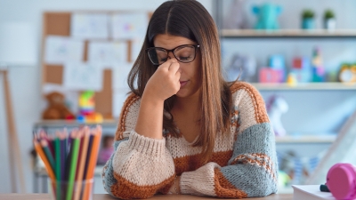 Πώς να προστατέψουμε τα μάτια μας στην καραντίνα