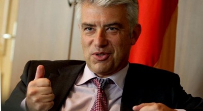 Την ανάγκη λύσης για περισσότερη αλληλεγγύη στις χώρες 1ης υποδοχής μεταναστών, τόνισε ο Γερμανός Πρέσβης