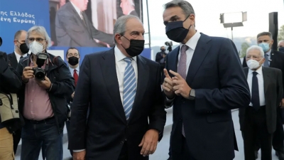 Οι 2+1 αιχμές Καραμανλή προς την κυβέρνηση - Παρασκήνιο για πρόσωπα της ΝΔ που δεν ανταλλάσσουν ούτε... καλημέρα