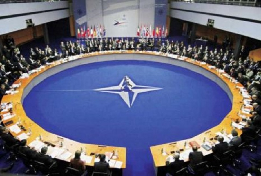 NATO: Ο Covid-19 πλήττει τις αμυντικές δαπάνες και απειλεί με νέες εντάσεις τη Συμμαχία