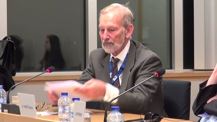 Gilbert Doctorow (ΗΠΑ): Ο Trump έπρεπε να ηρεμήσει τους τρελούς στο Κογκρέσο… για την Ρωσία