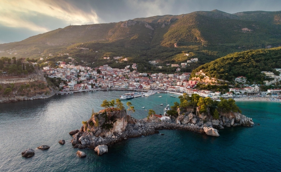 Νέο πλαίσιο για τις παραθαλάσσιες περιοχές - Πρόβλεψη για βαριά πρόστιμα, drones και ηλεκτρονικές δημοπρασίες